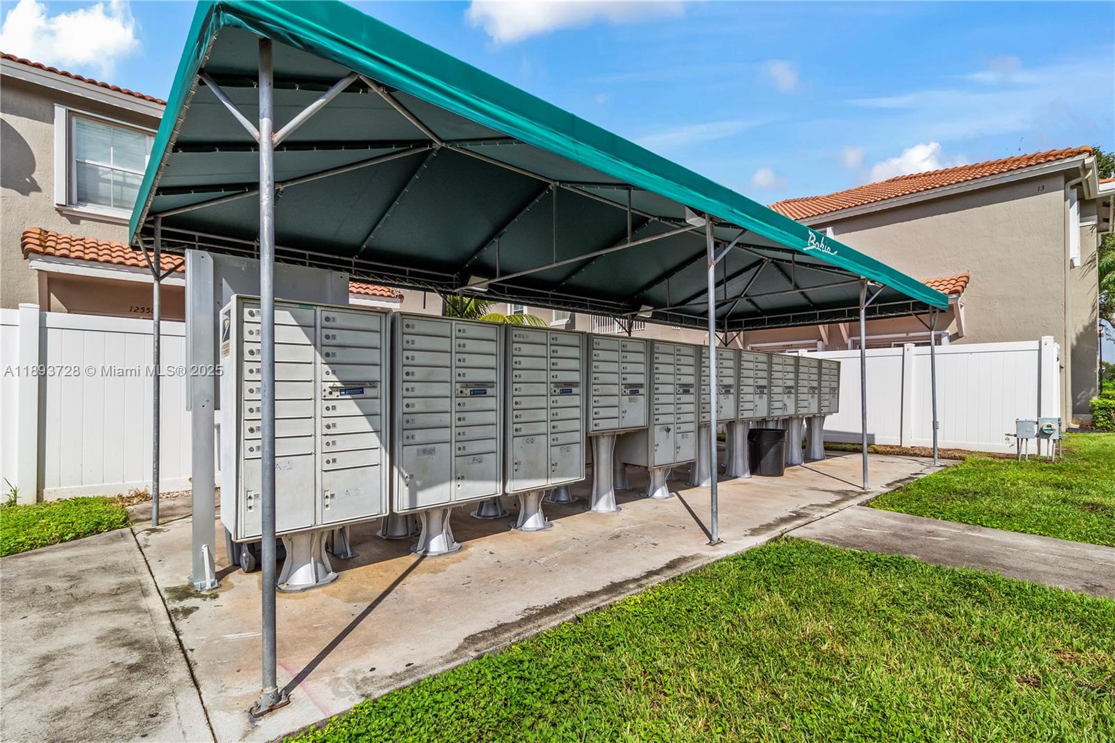 SOMERSET FOUR REPLAT - Residential