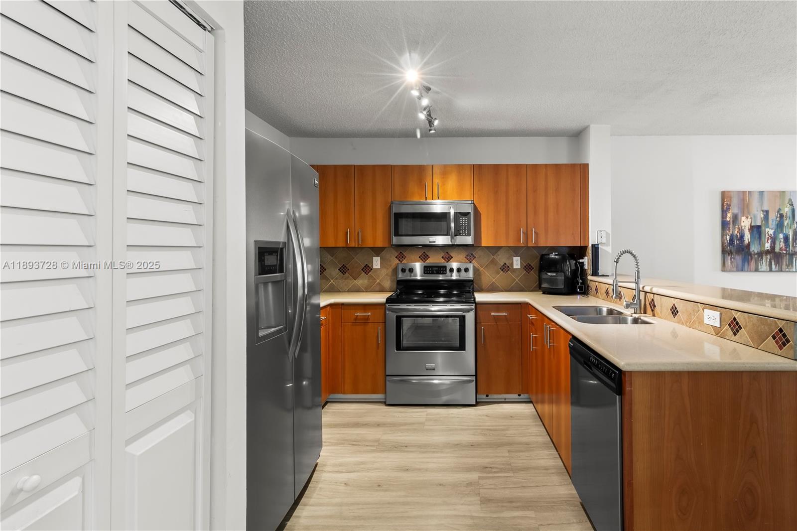 SOMERSET FOUR REPLAT - Residential