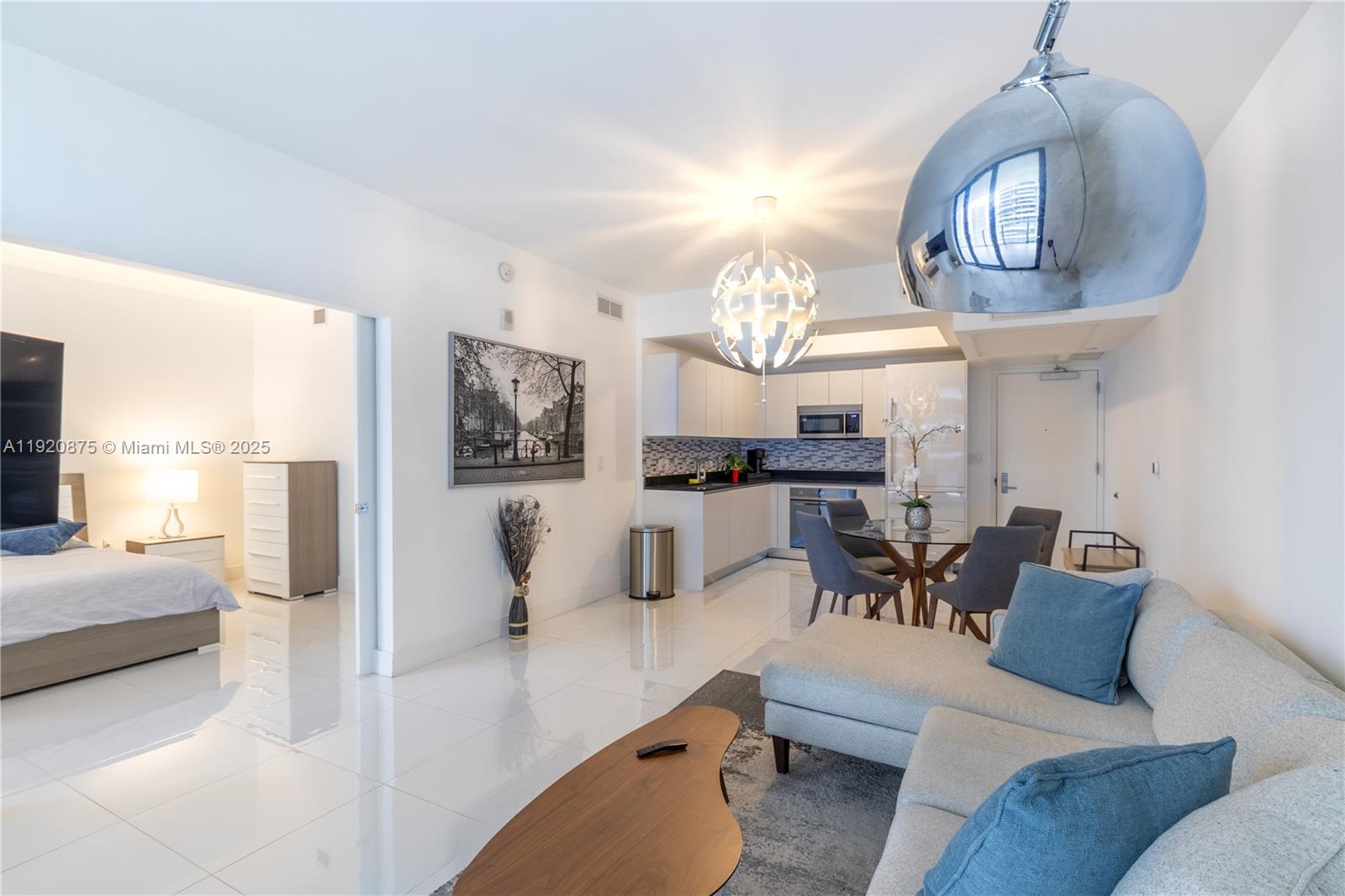 1010 Brickell Ave 4207