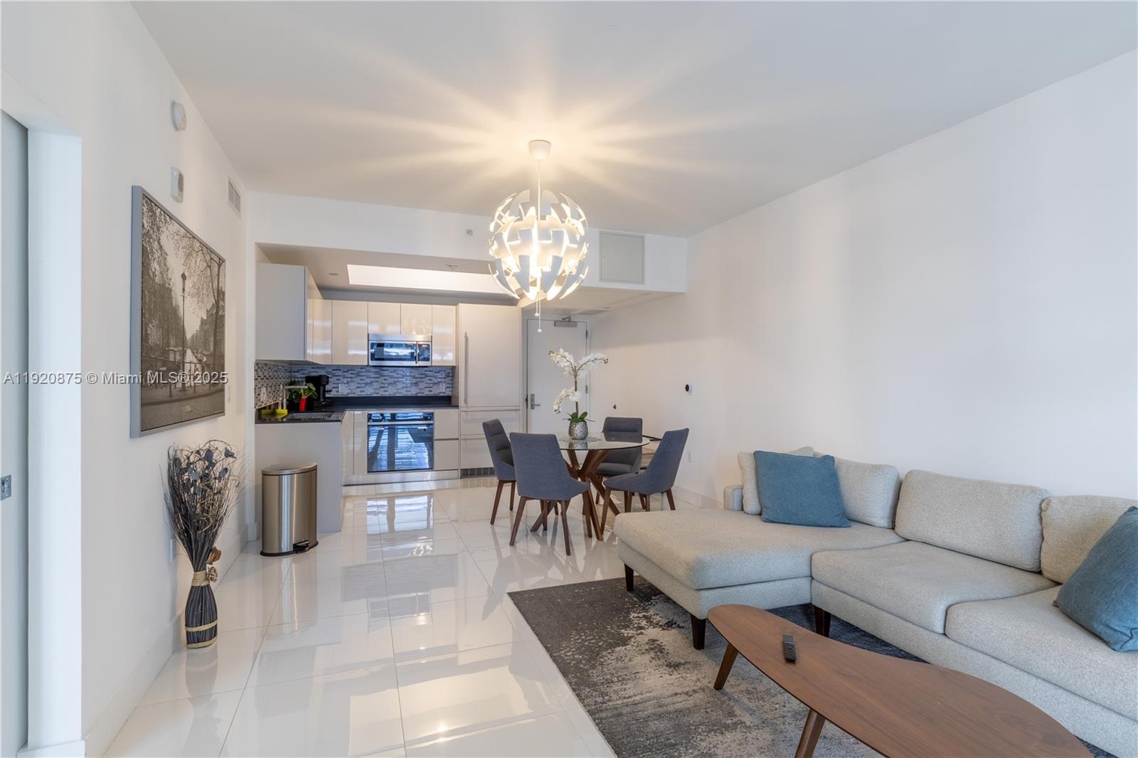 1010 Brickell Ave 4207