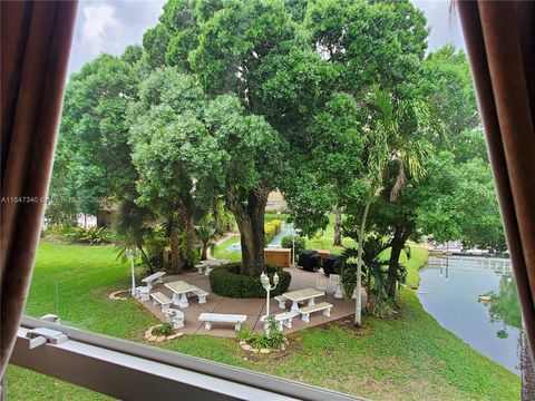 A home in Lauderdale Lakes