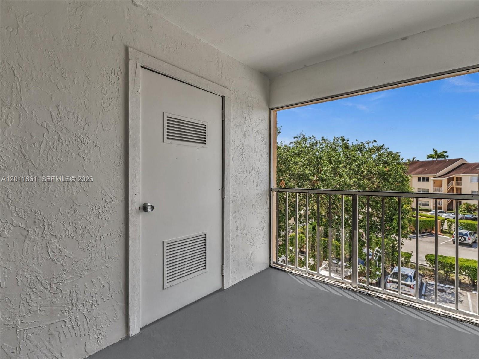 HAMMOCKS TRAILS CONDO - Residential