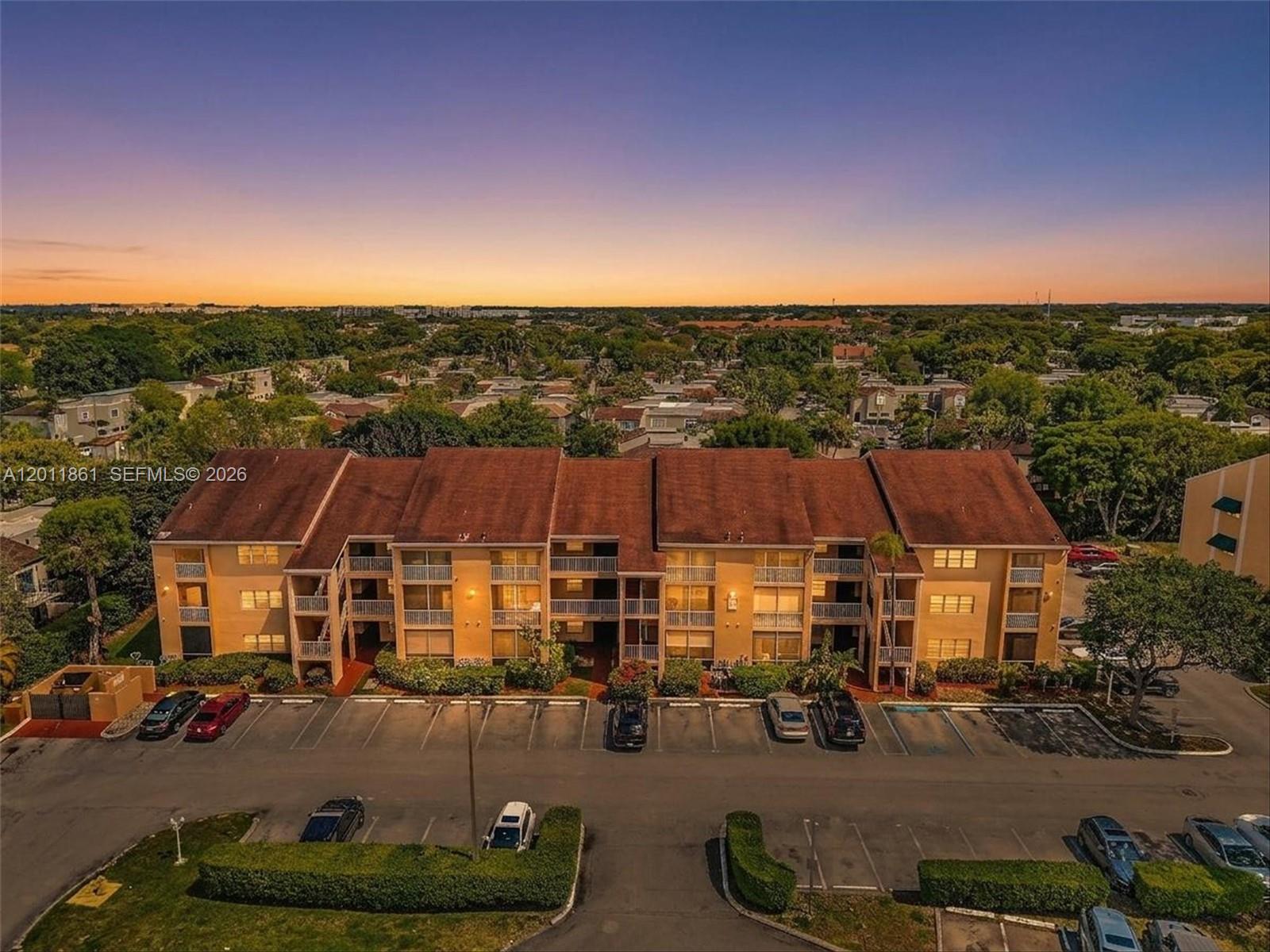 HAMMOCKS TRAILS CONDO - Residential