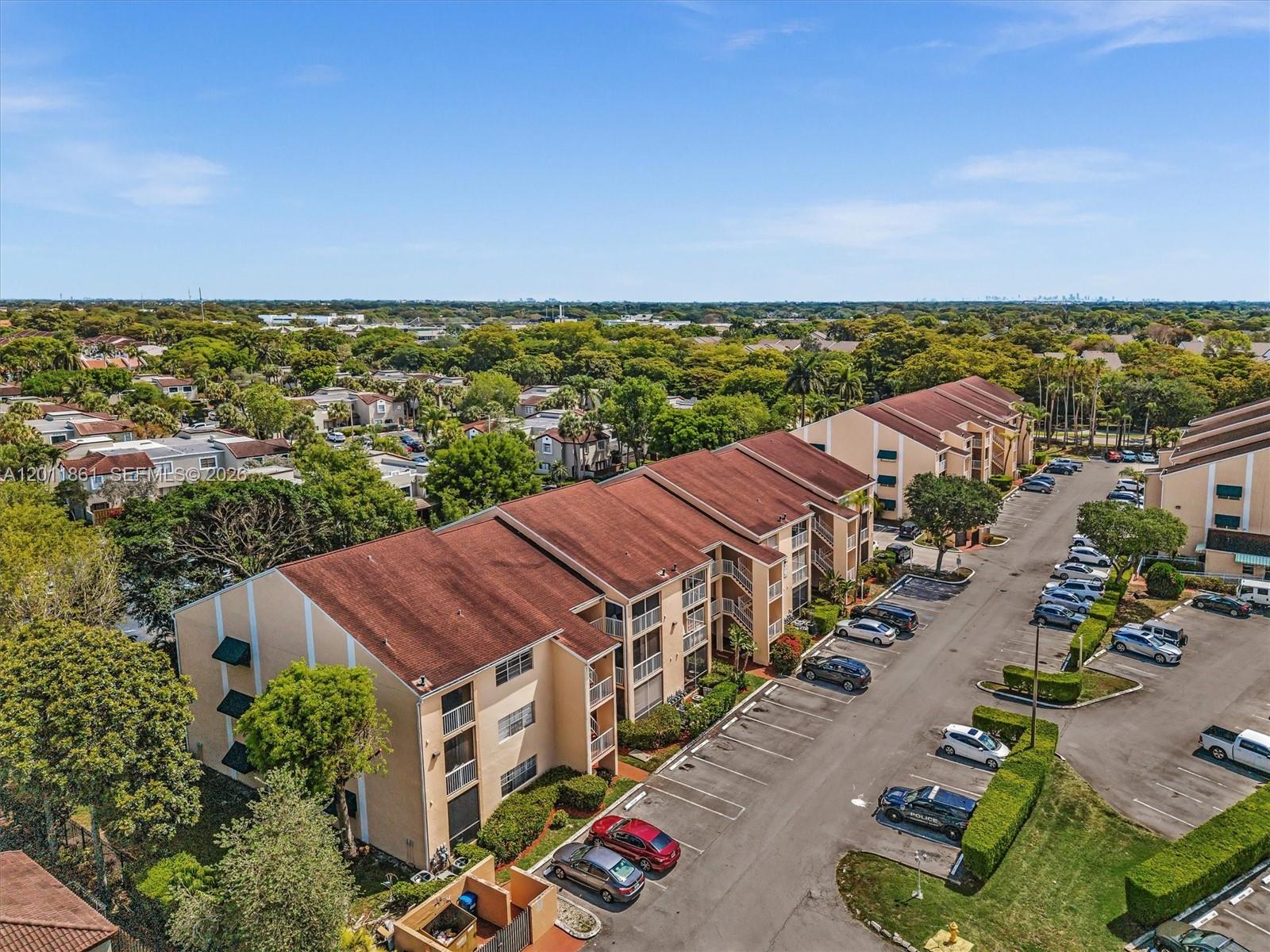 HAMMOCKS TRAILS CONDO - Residential