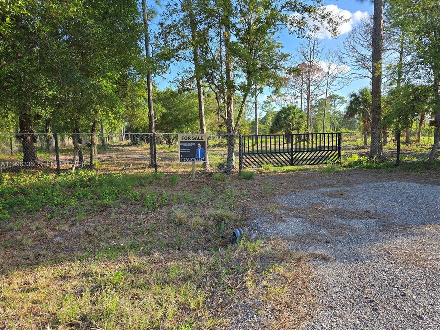 Exclusive 1.25-acre lot in Montura Ranches, a strategic opportunity for forward-thinking investors looking to secure their capital in one of Florida’s fastest-growing markets.
This property is completely dry and not located in a wetland area, significantly enhancing its value and development potential—whether immediate or long-term. Its size and location make it a versatile asset, ideal for building, developing, or holding as a high-appreciation investment.
As land continues to stand out as one of the most solid investment assets, this property represents stability, growth, and opportunity.