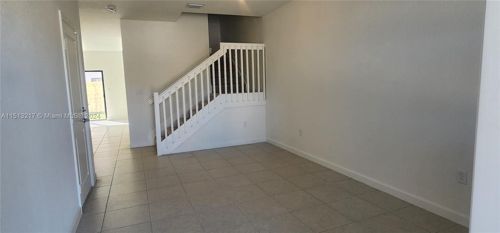 SIENA RESERVE - Residential Lease