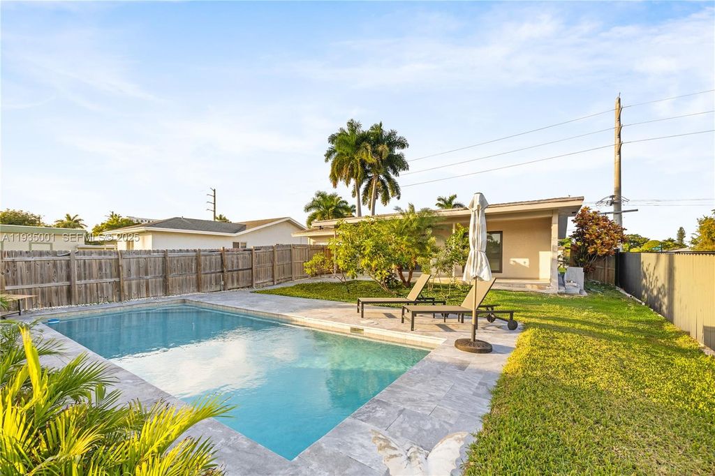 Photo of 218 SE 2nd St, Dania Beach, FL 33004 (MLS # A11935001)