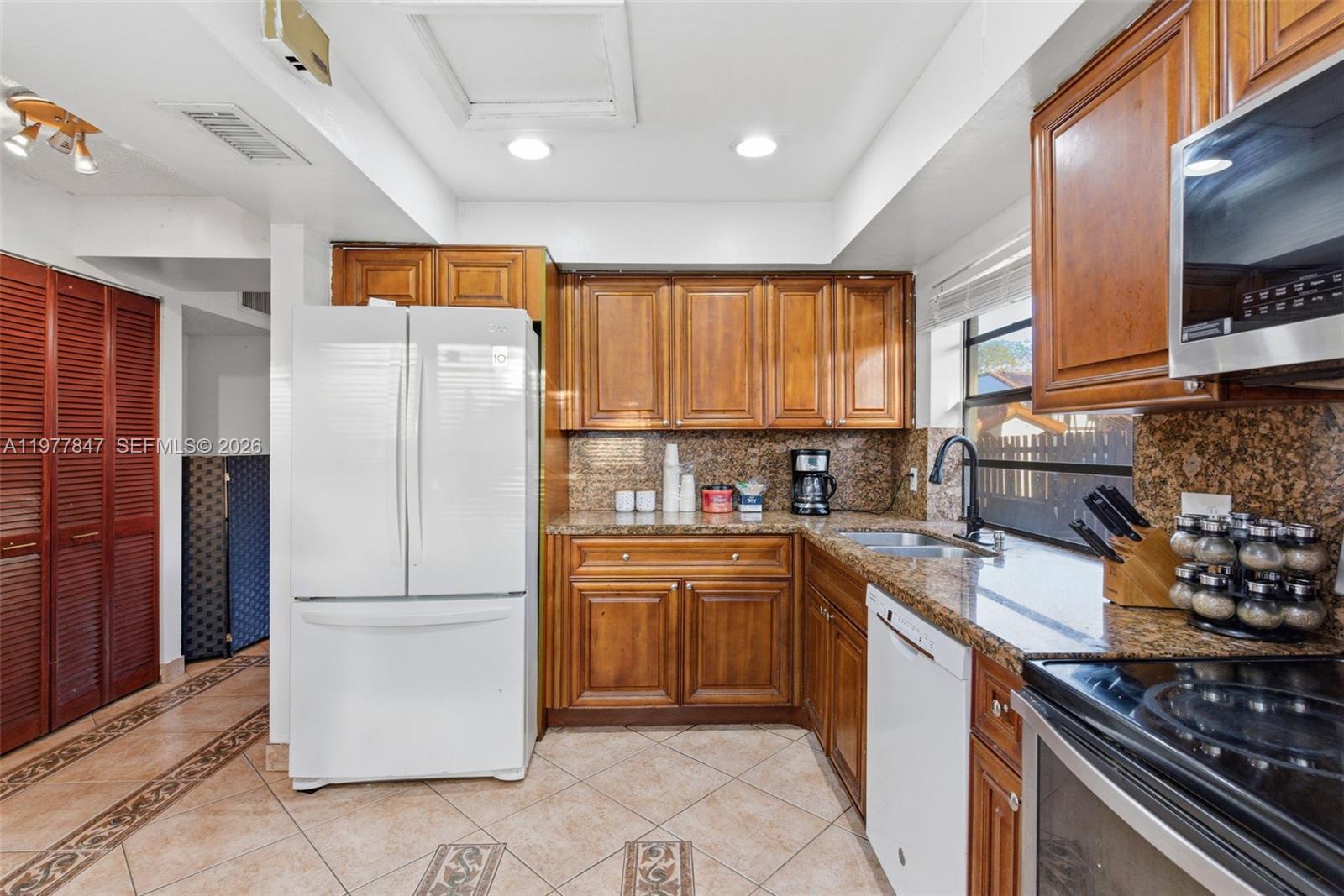 CROSSINGS VILLAGE HOMES C - Residential