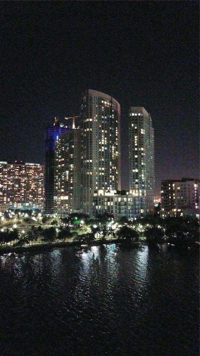 QUANTUM ON THE BAY CONDO - Residential