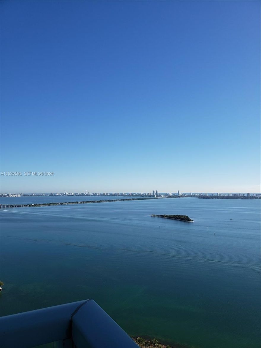 SPACIOUS 1-BEDROOM, 1-BATH RESIDENCE AT THE PRESTIGIOUS QUANTUM ON THE BAY. Enjoy beautiful views of Biscayne Bay and the Miami skyline from this bright and inviting unit. The open floor plan offers comfortable living spaces, abundant natural light, and an ideal layout for both homeowners and investors.

Quantum on the Bay is a full-service waterfront community featuring resort-style amenities, including two swimming pools, a state-of-the-art fitness center, sauna, theater room, resident lounge, convenience market, food service, valet parking, and 24-hour concierge and security.

Located DIRECTLY ACROSS FROM MARGARET PACE PARK, residents enjoy tennis courts, basketball courts, outdoor fitness areas, dog parks, and waterfront walking paths. Just minutes from Wynwood, the Design District, Brickell, Downtown Miami, and Miami Beach. Conveniently located near the Jackson Memorial Health System, University of Miami Health System, and major medical centers, making it an excellent option for healthcare professionals, students, and investors alike. PET-FRIENDLY BUILDING. Experience the best of Miami living from one of Edgewater's most desirable addresses.
