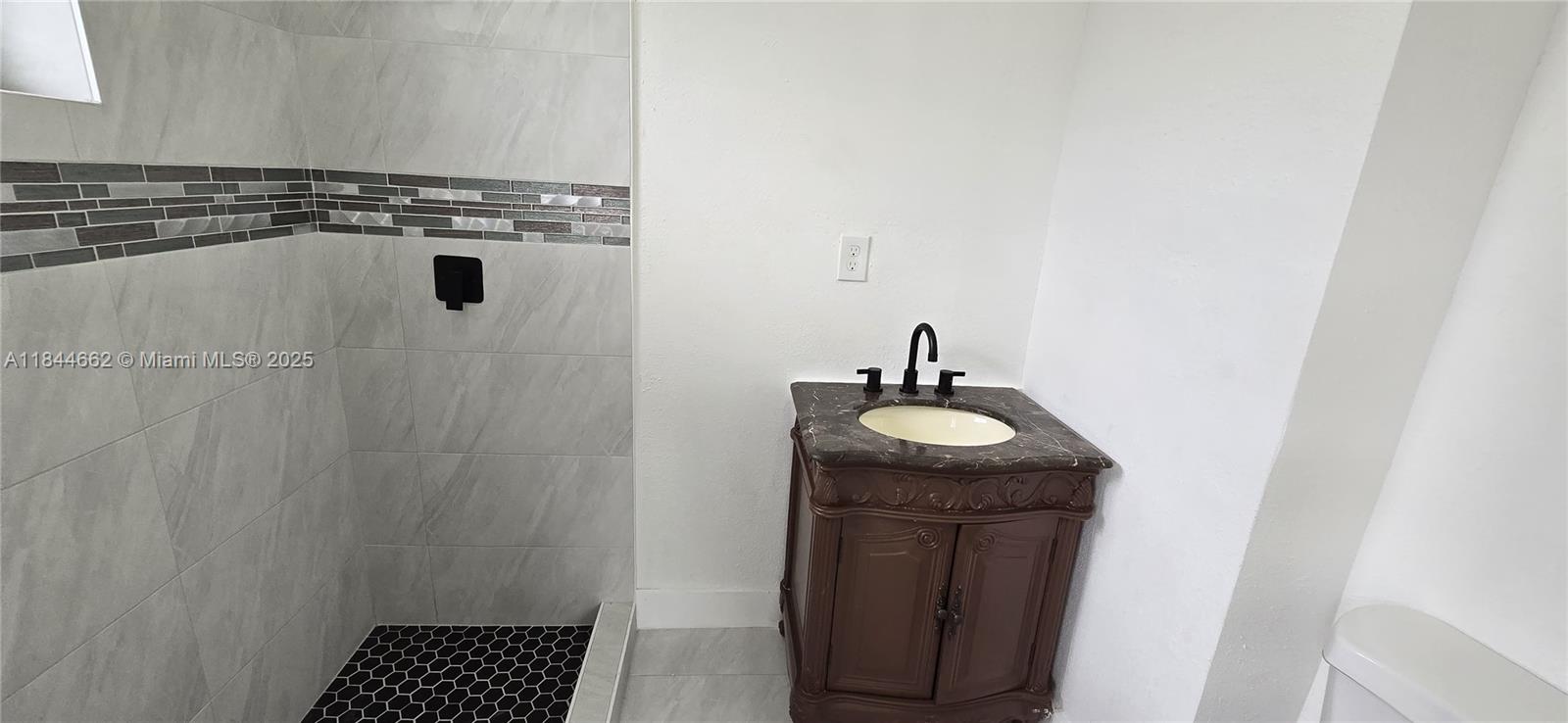 GARDEN ESTATES - Residential