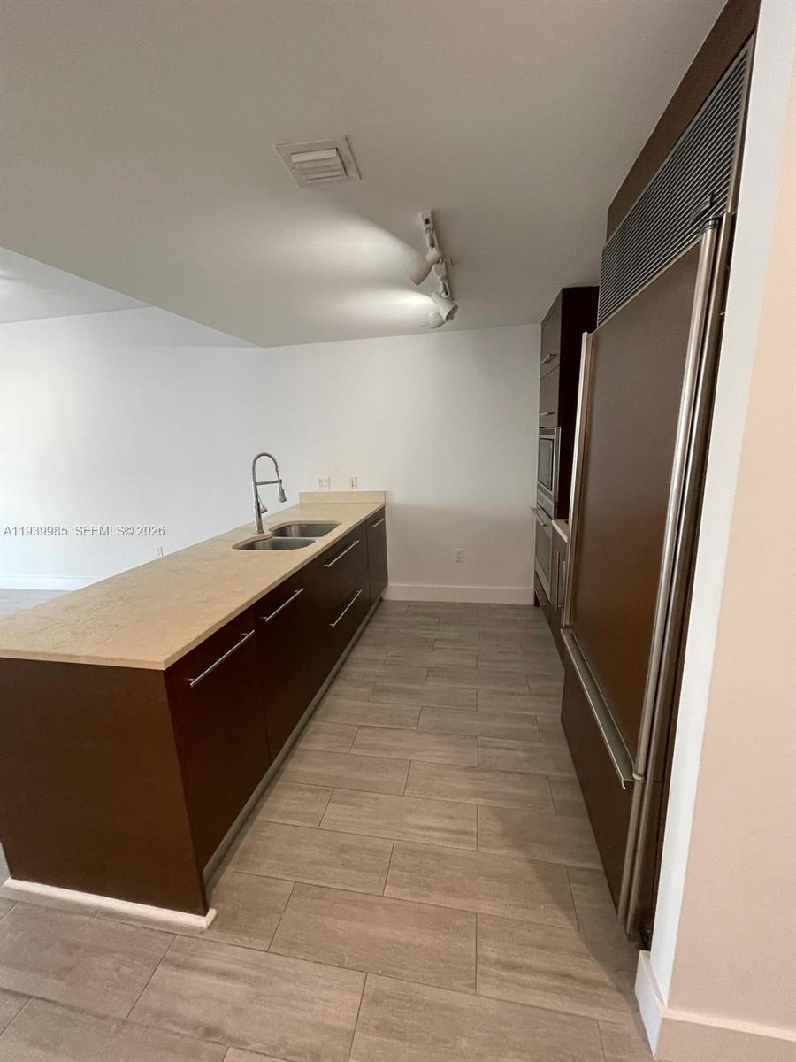 475 Brickell Ave 2014