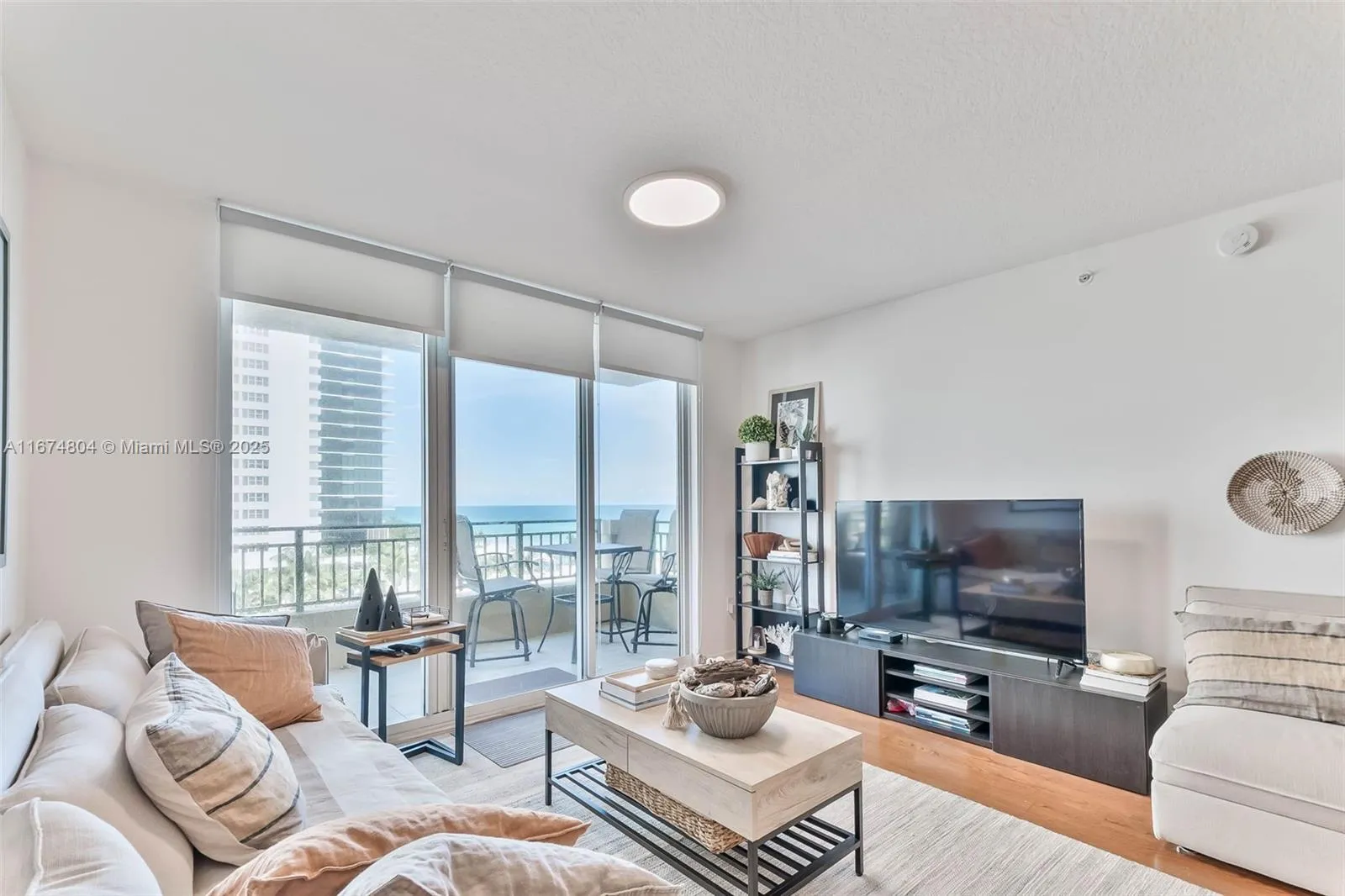 Hallandale Beach, Florida 33009, United States, 2 Bedrooms Bedrooms, ,2 BathroomsBathrooms,Residential,Active,39337
