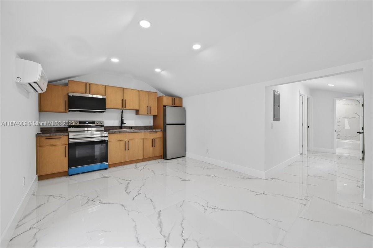 WEST END PARK AMD PL - Residential Income