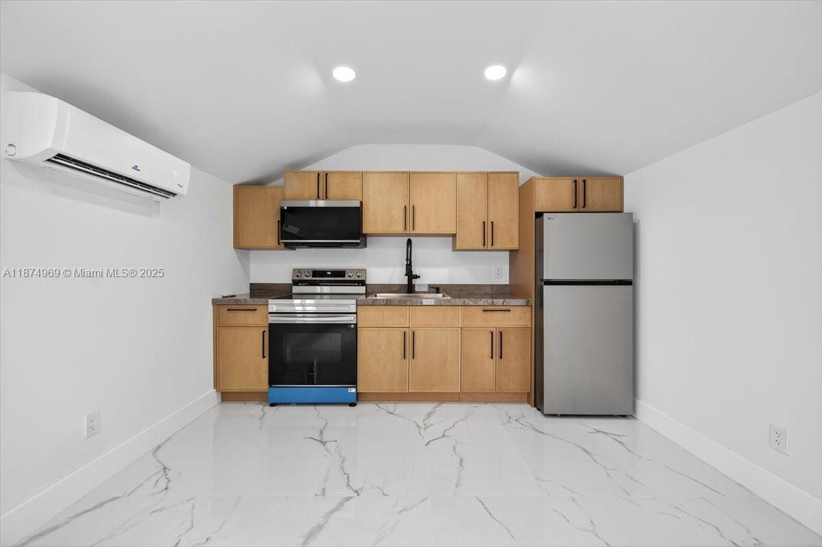 WEST END PARK AMD PL - Residential Income