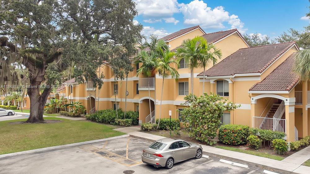 SAILBOAT POINTE CONDO - Residential