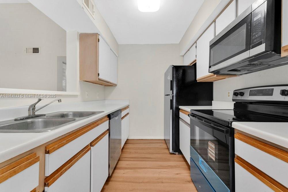 SAILBOAT POINTE CONDO - Residential