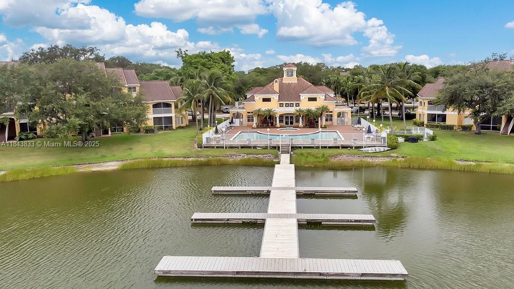 SAILBOAT POINTE CONDO - Residential