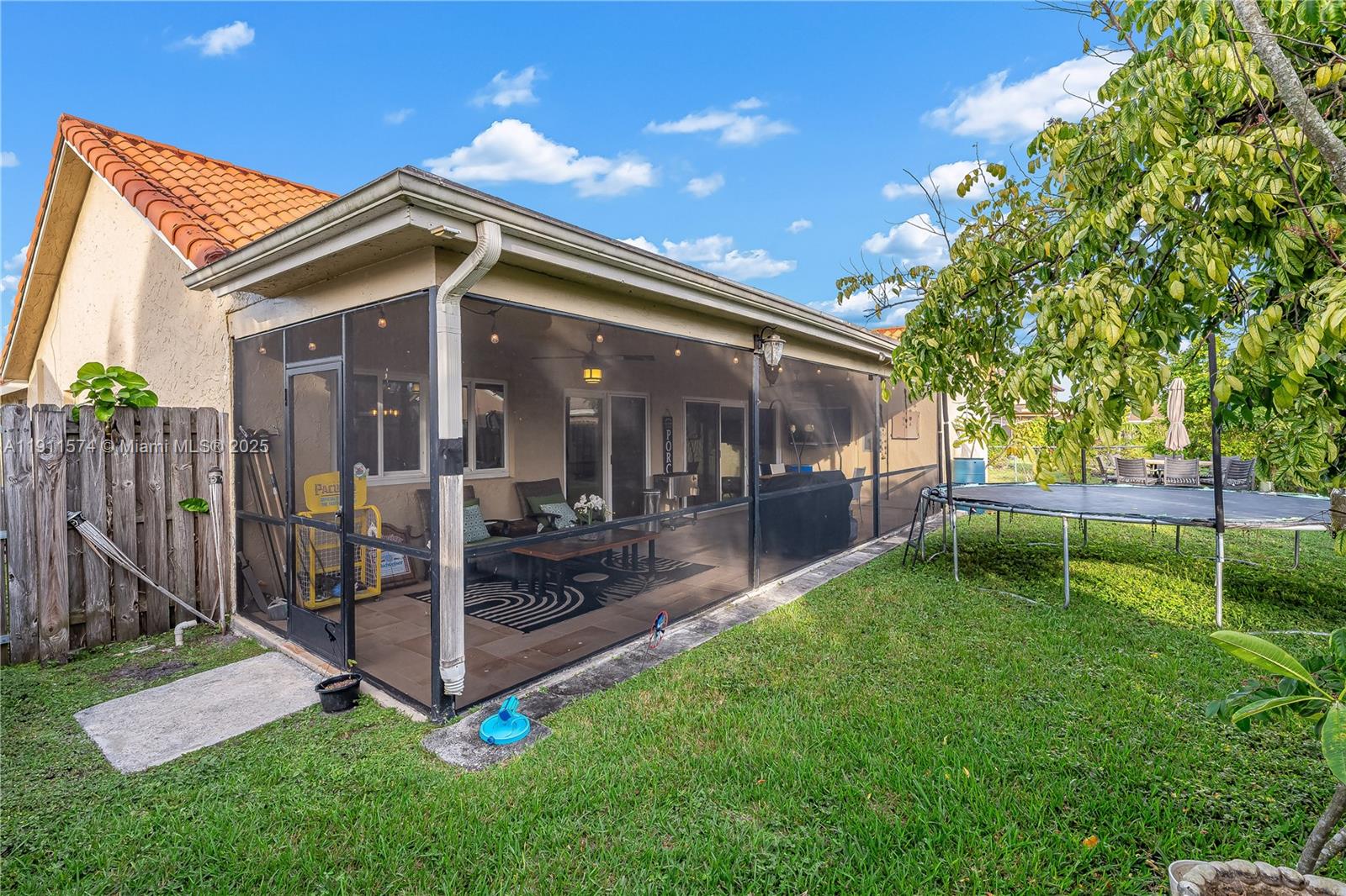 SUNRISE GOLF VILLAGE - Residential