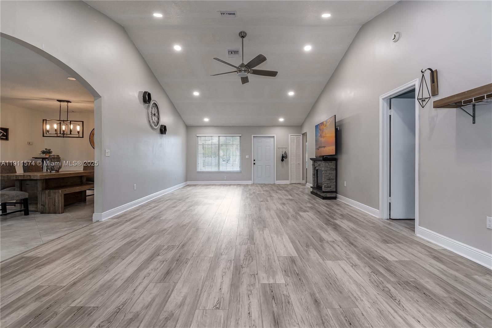 SUNRISE GOLF VILLAGE - Residential