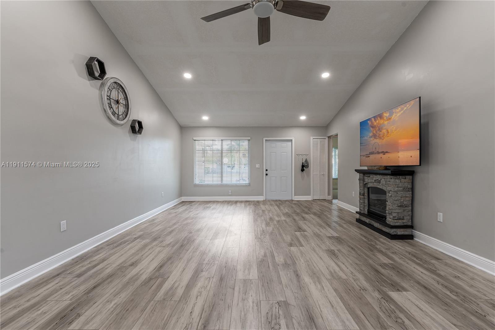 SUNRISE GOLF VILLAGE - Residential