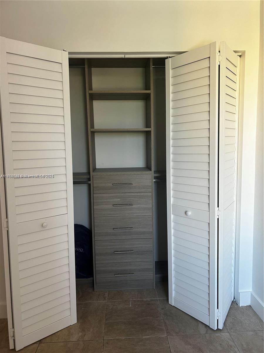 SUNSET VILLAS NO 3 CONDO - Residential Lease