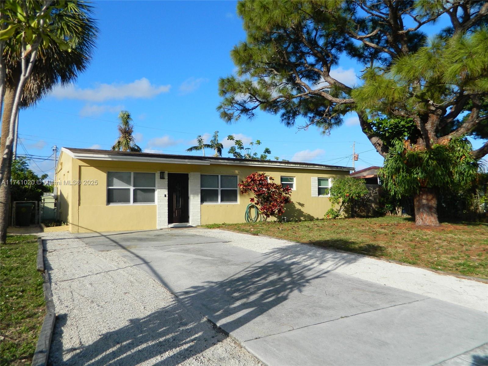 Rental Property at 321 Ne 58th St, Oakland Park, Miami-Dade County, Florida - Bedrooms: 3 
Bathrooms: 2  - $2,900 MO.