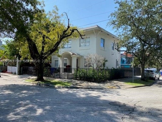 876 SW 2ND ST, MIAMI, FL 33130 - Image 2fbe6d20a44af3fa7d3caa9ca08e6072/3625980400