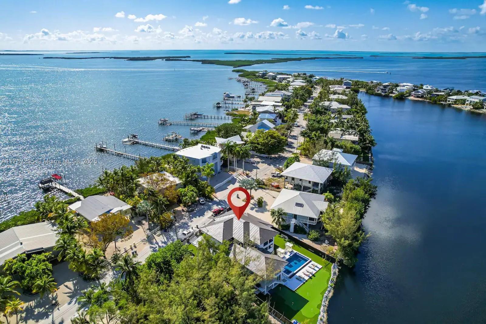 32 N Bounty Ln, Key Largo, Monroe County, Florida - 5 Bedrooms  
5 Bathrooms - 