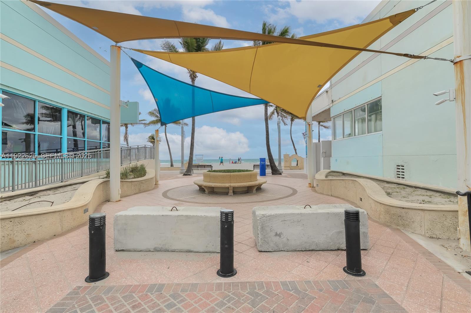 EDGEWATER BEACH TOWERS CO - Residential