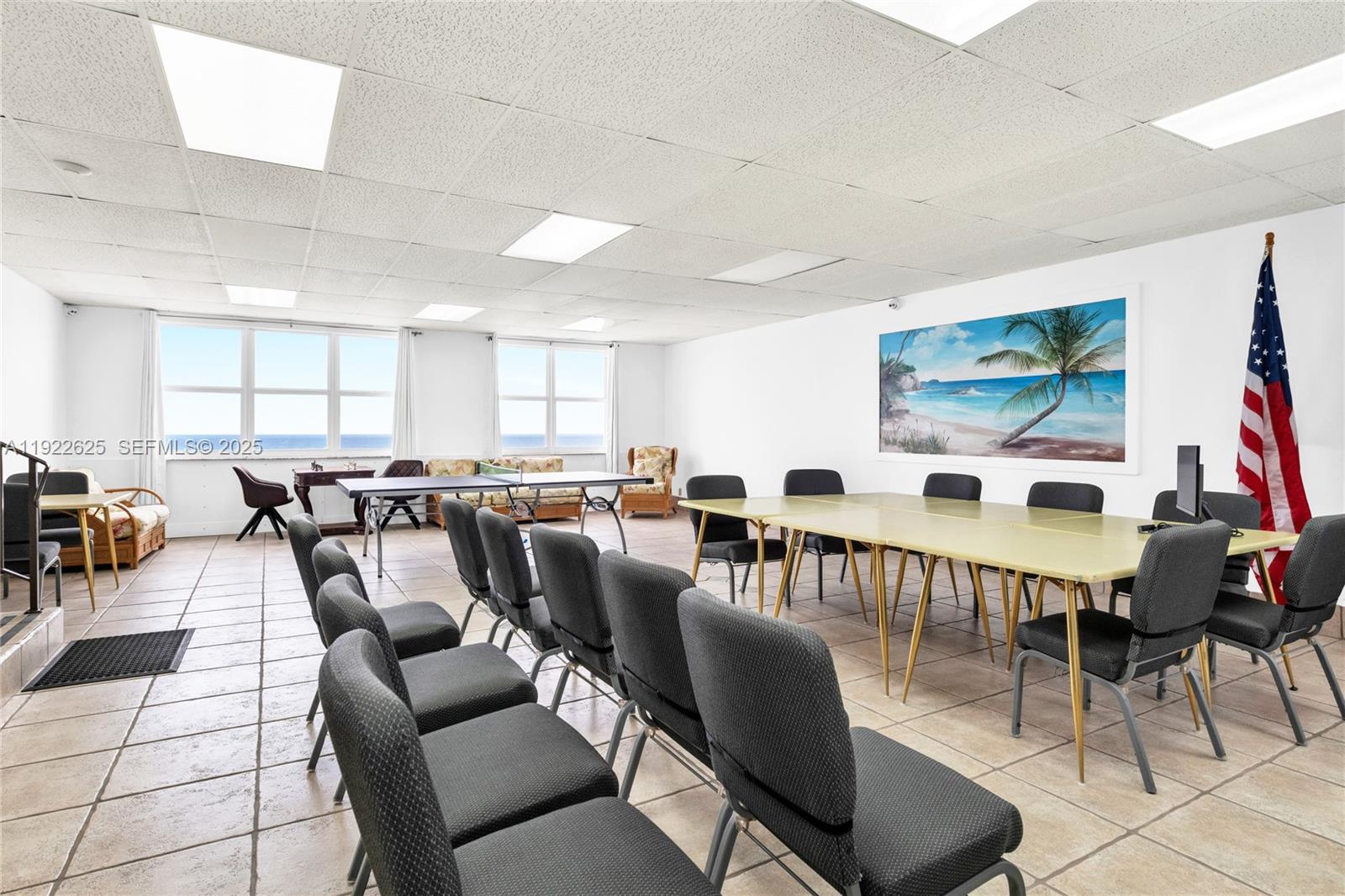 EDGEWATER BEACH TOWERS CO - Residential