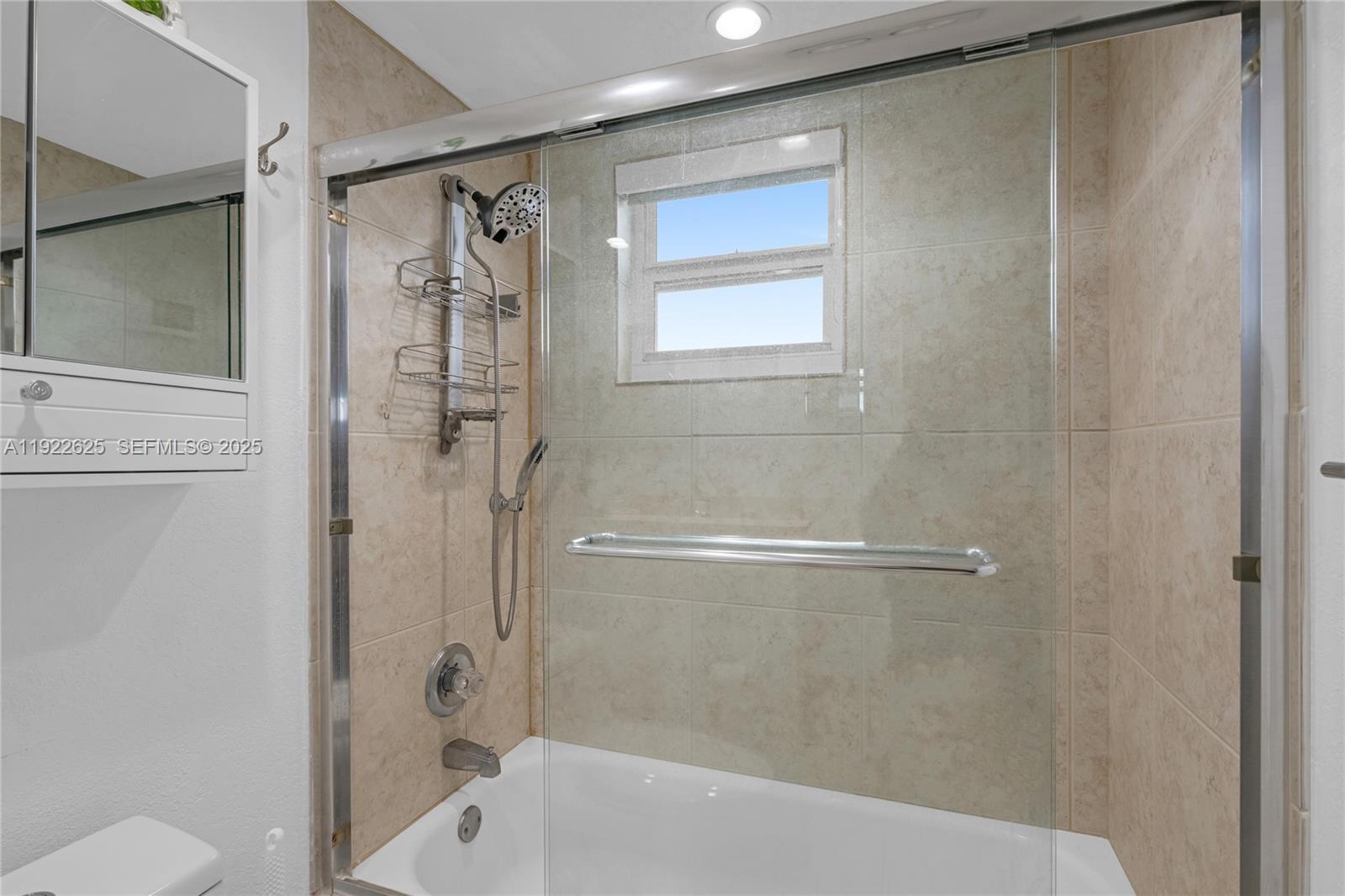 EDGEWATER BEACH TOWERS CO - Residential