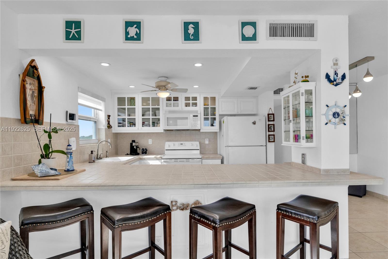 EDGEWATER BEACH TOWERS CO - Residential