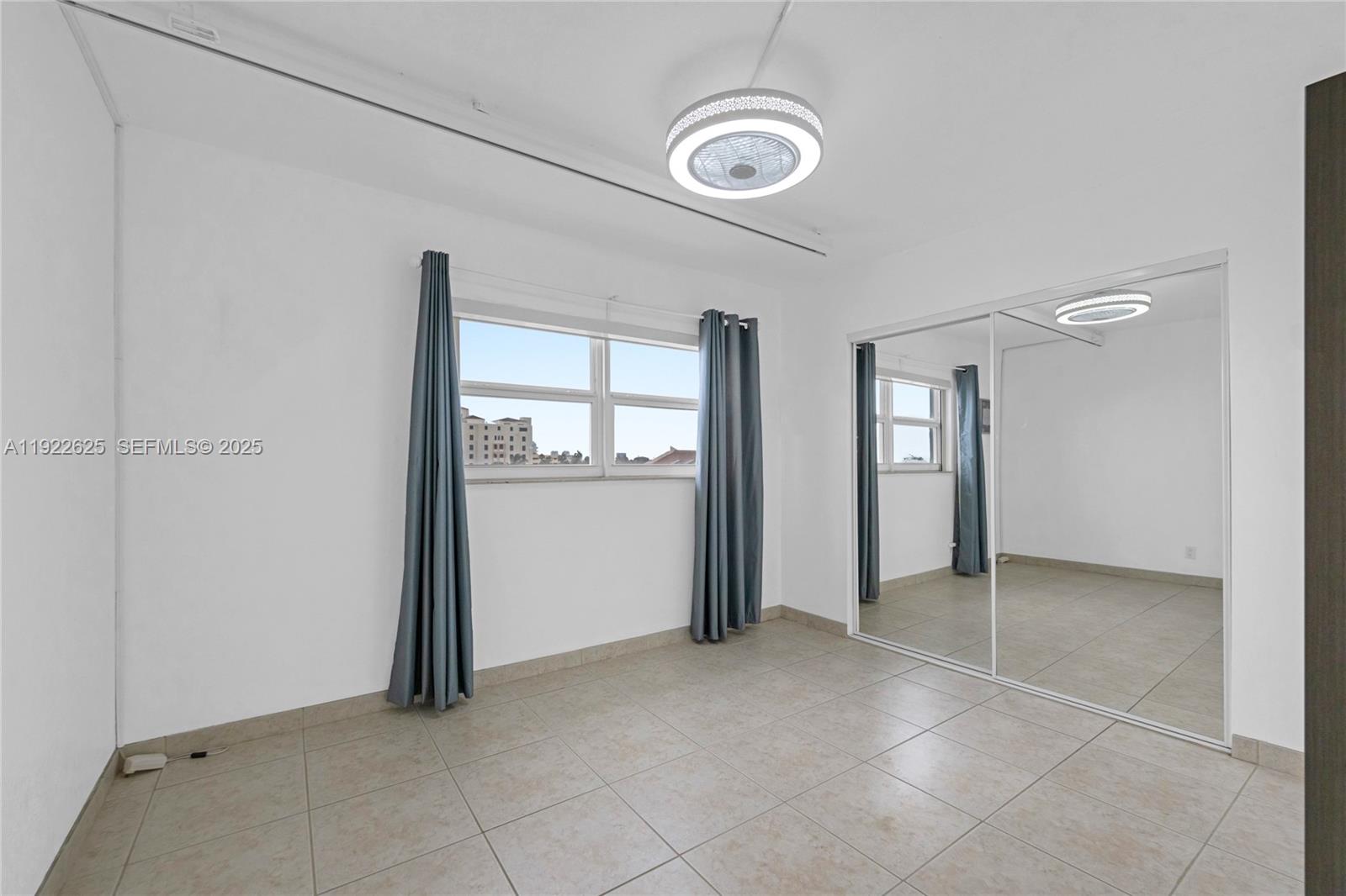 EDGEWATER BEACH TOWERS CO - Residential