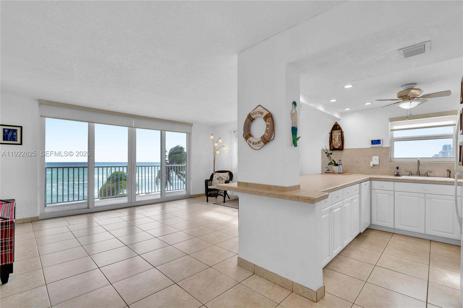 EDGEWATER BEACH TOWERS CO - Residential