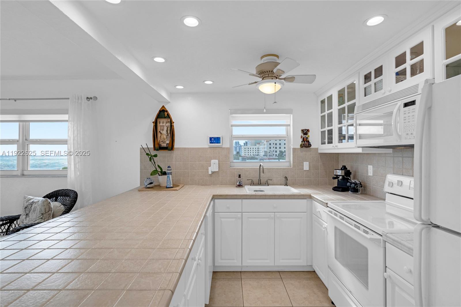 EDGEWATER BEACH TOWERS CO - Residential