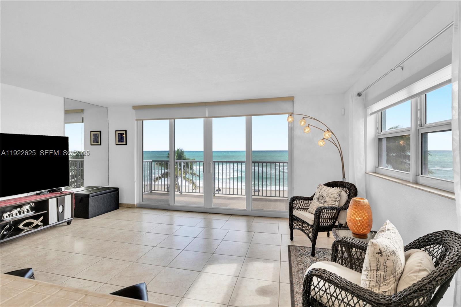 EDGEWATER BEACH TOWERS CO - Residential