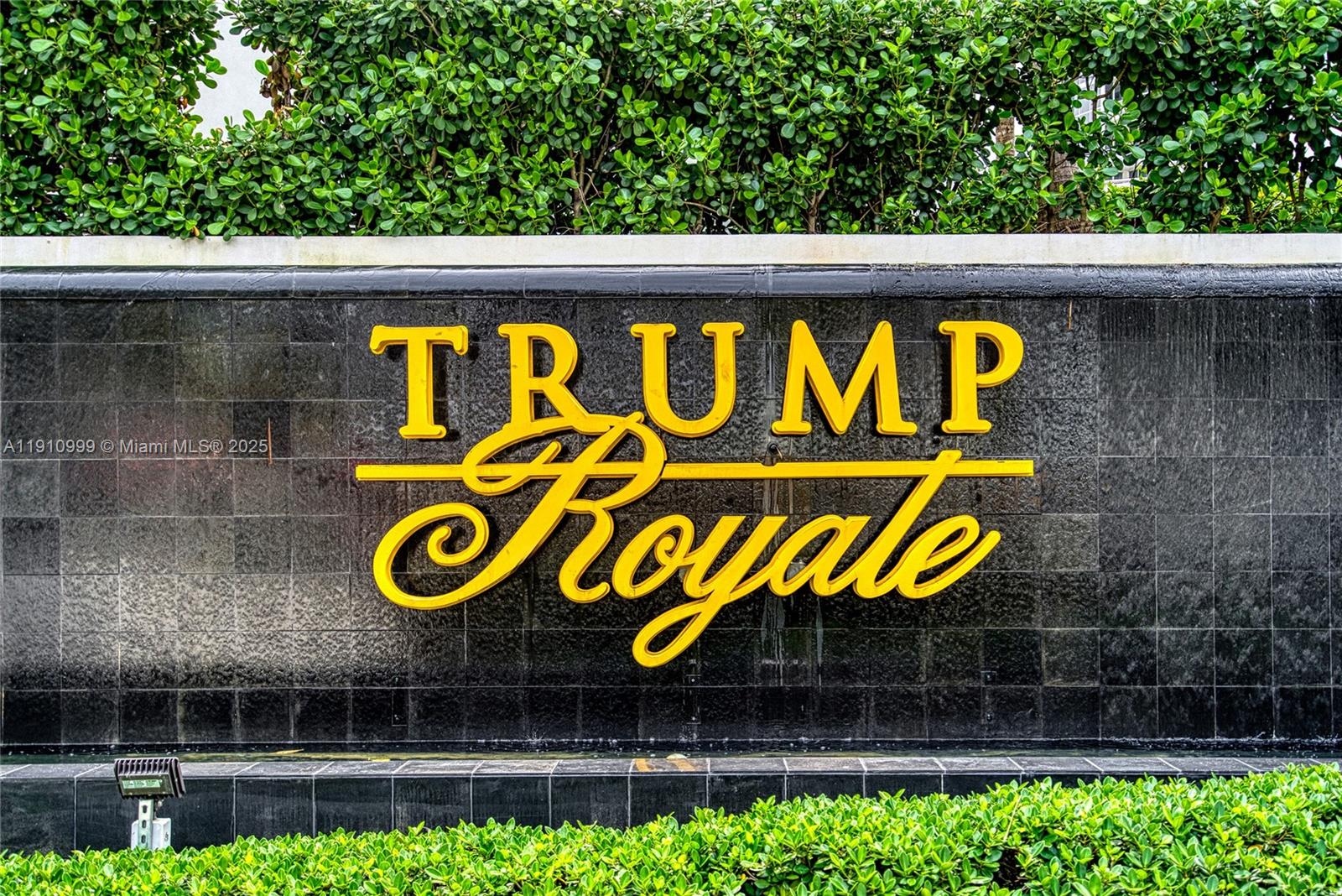 TRUMP ROYALE CONDO - Residential