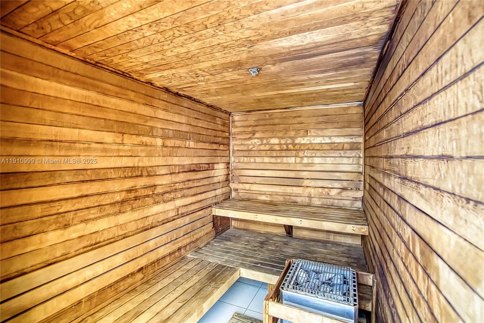 TRUMP ROYALE CONDO - Residential