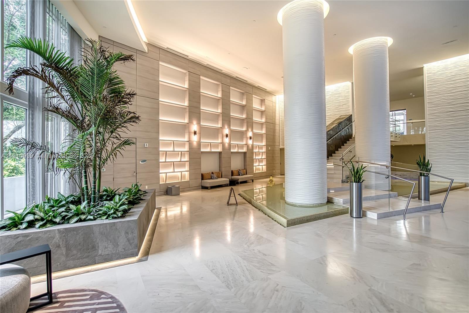 TRUMP ROYALE CONDO - Residential