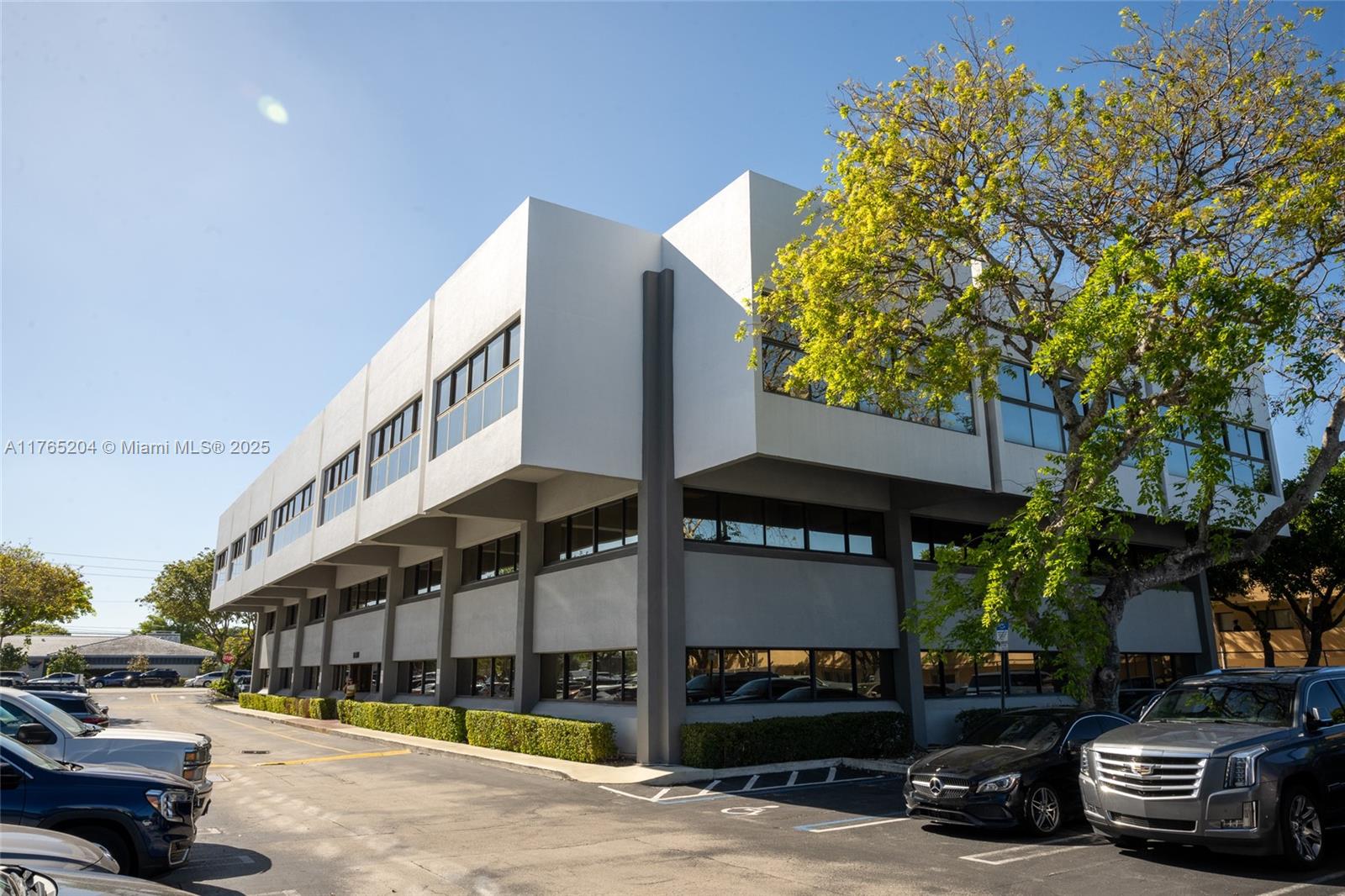Incredible sub lease opportunity! Professional corner office suite, with conference room, printer, and wifii included. Ideally suited for office use, joint tenants with Title Company and Law Firm. Ample parking, prime location on North Kendall Drive and 107th ave. Easy access to expressways, restaurants, and commerce.
