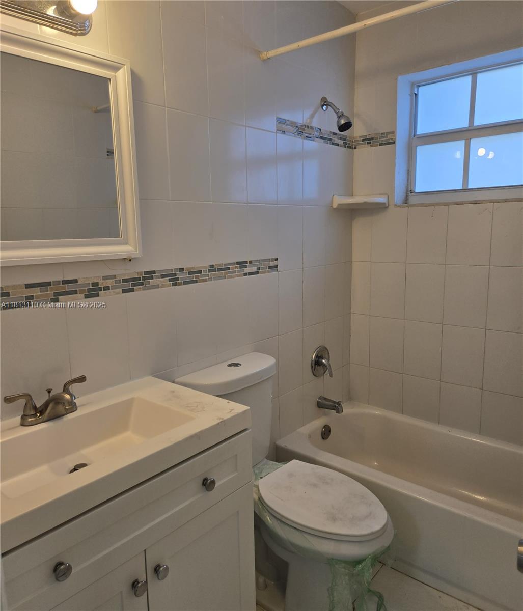 BOULEVARD HEIGHTS SEC TEN - Residential Lease