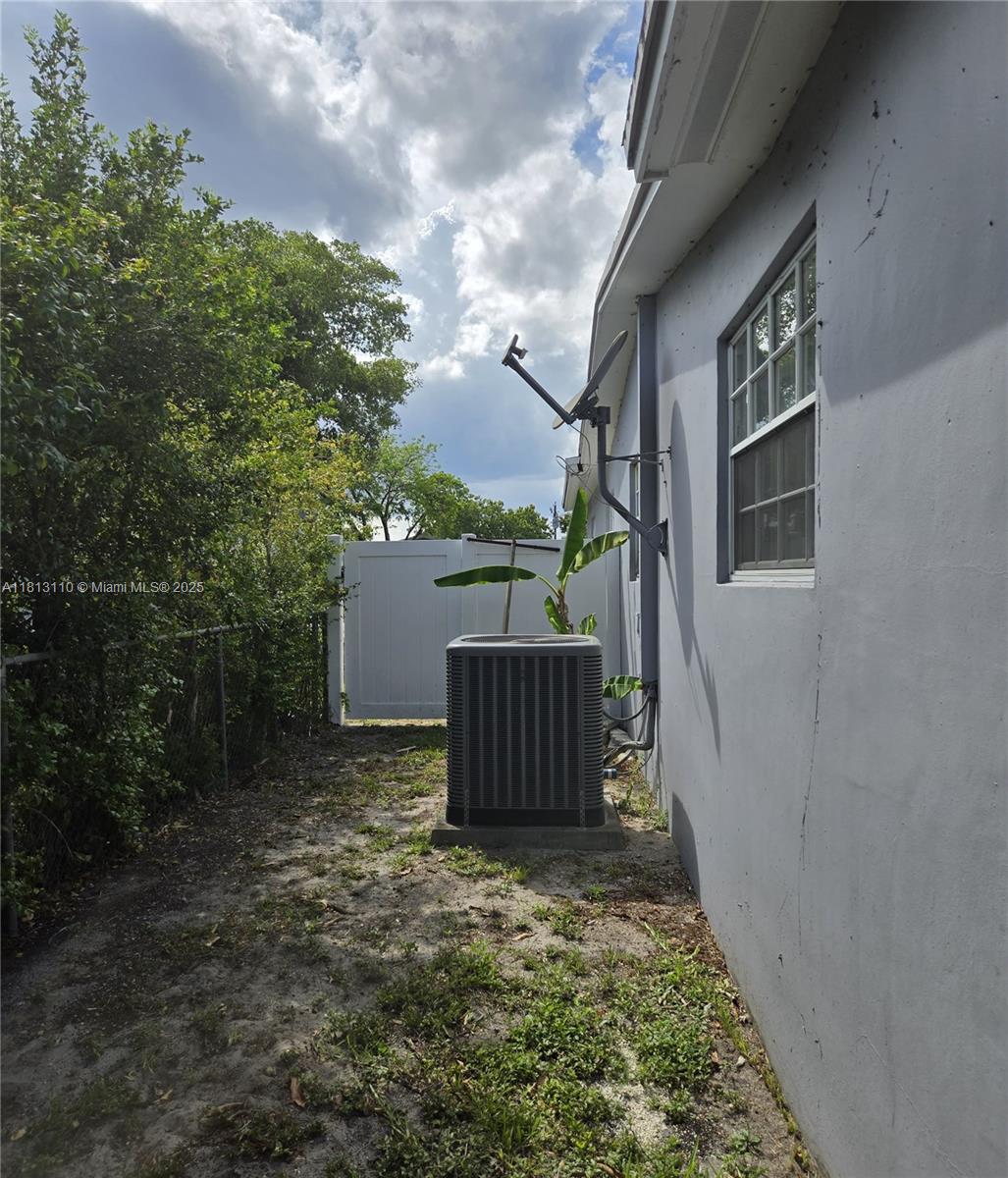BOULEVARD HEIGHTS SEC TEN - Residential Lease