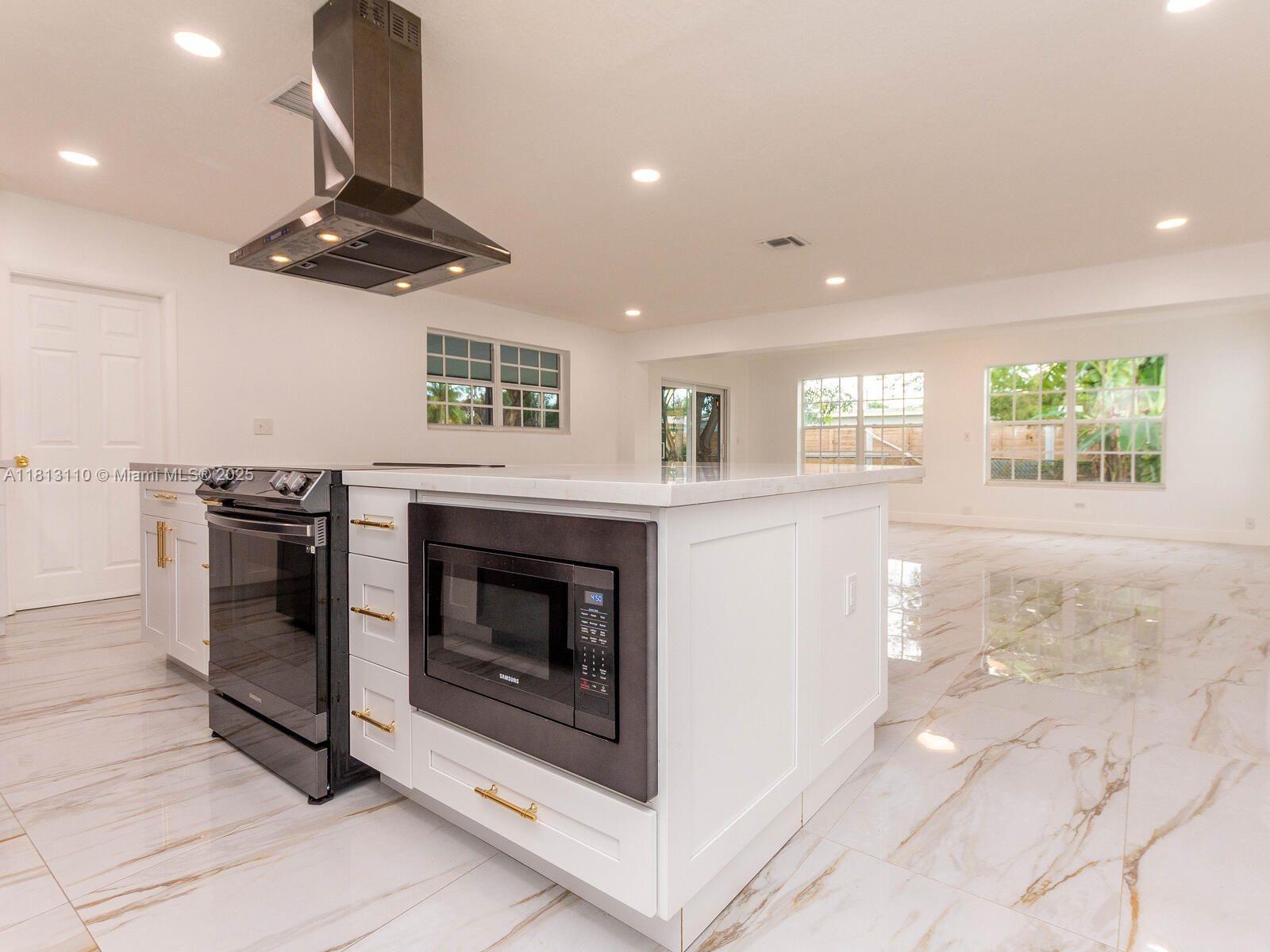 BOULEVARD HEIGHTS SEC TEN - Residential Lease