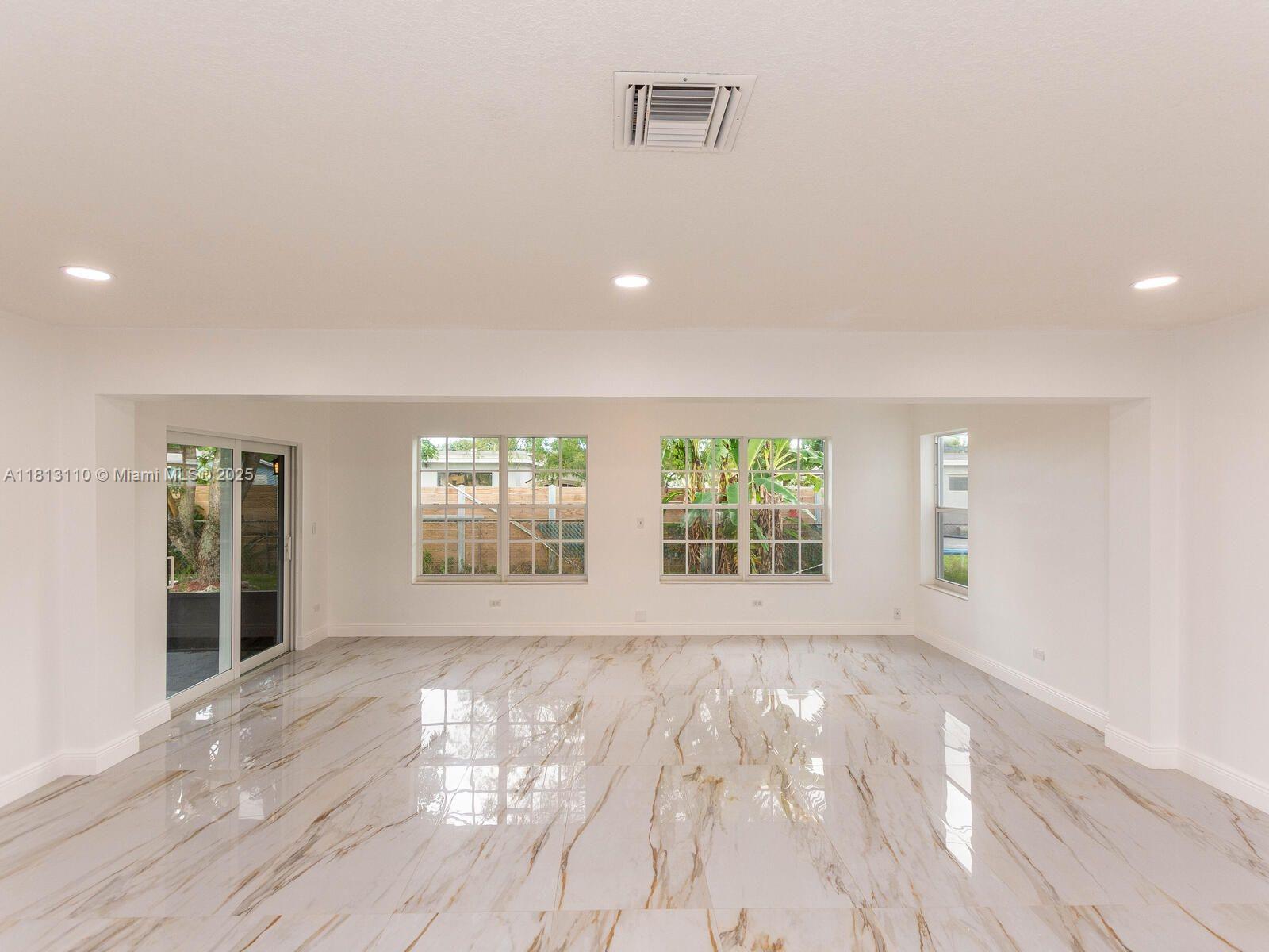 BOULEVARD HEIGHTS SEC TEN - Residential Lease