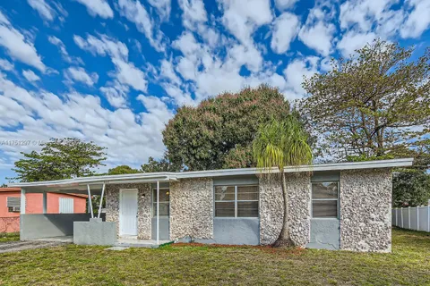 3541 NW 2nd St, Lauderhill, FL 33311 - MLS#: A11751297