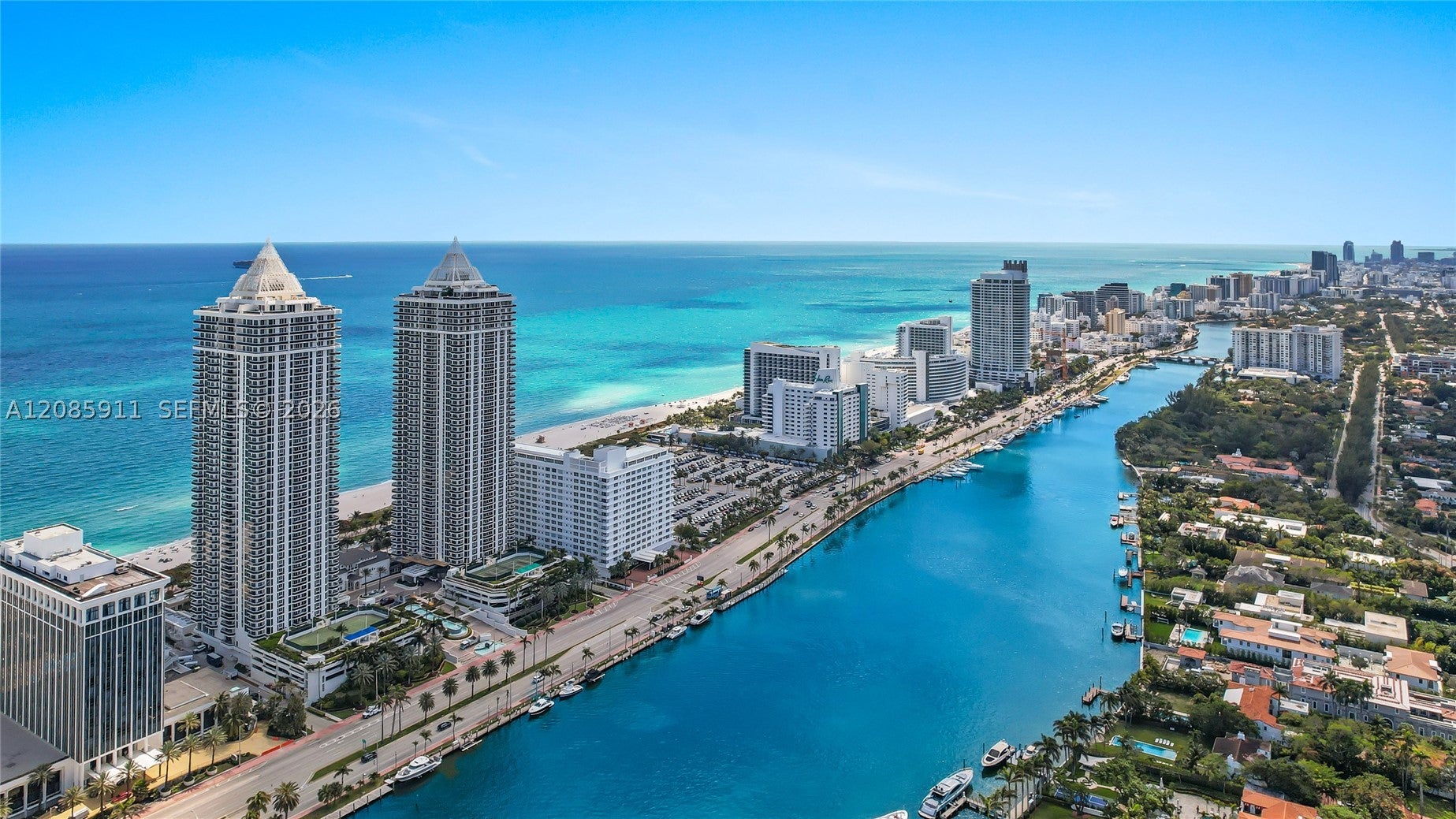 4779 Collins Ave 2906