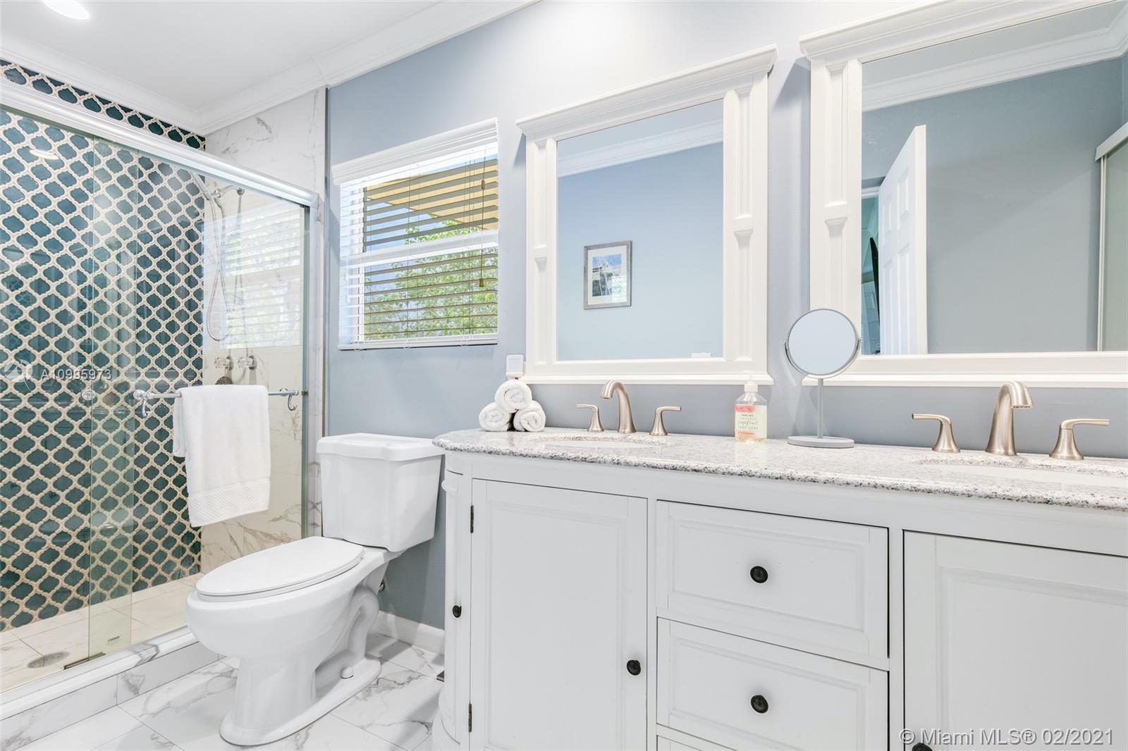 HOLLYWOOD COUNTRY ESTATES - Residential