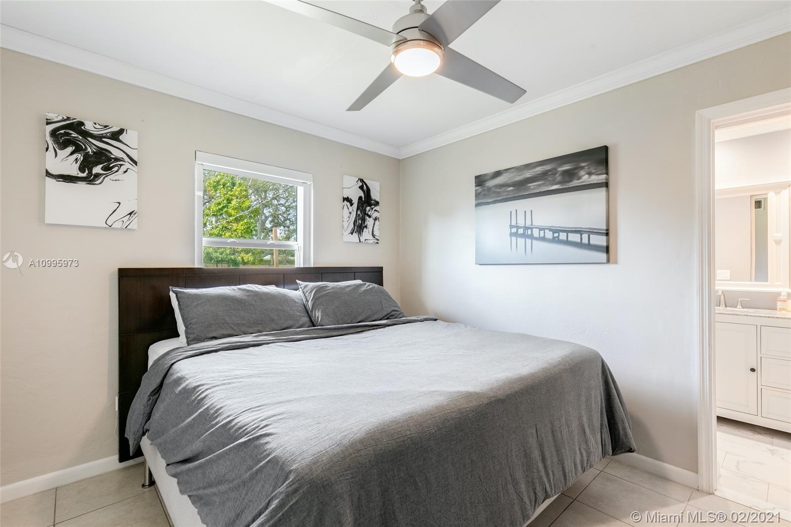 HOLLYWOOD COUNTRY ESTATES - Residential