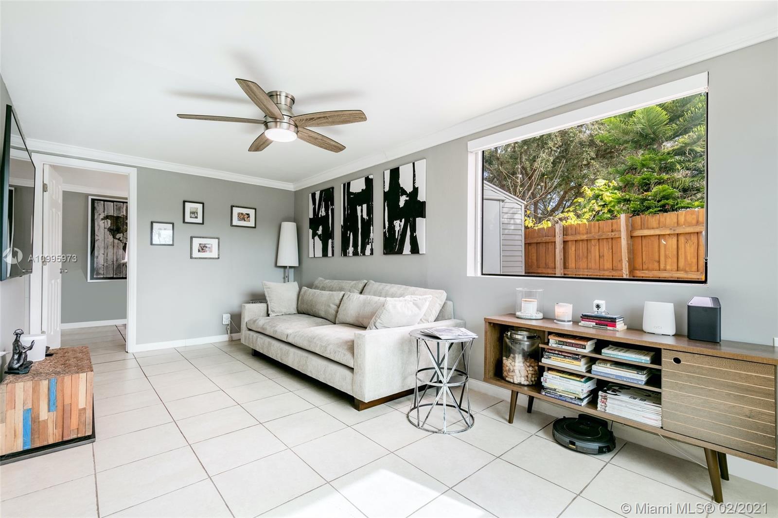 HOLLYWOOD COUNTRY ESTATES - Residential